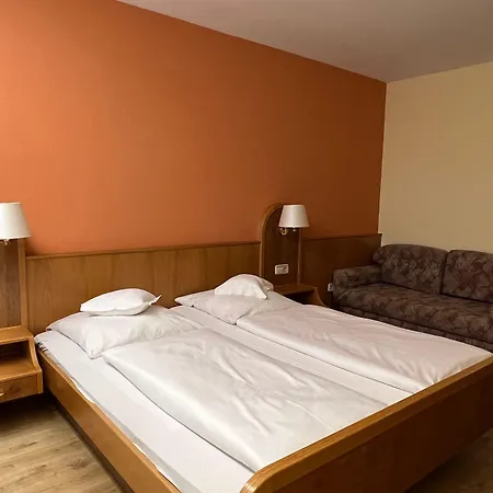 Schwan Ξενοδοχείο *